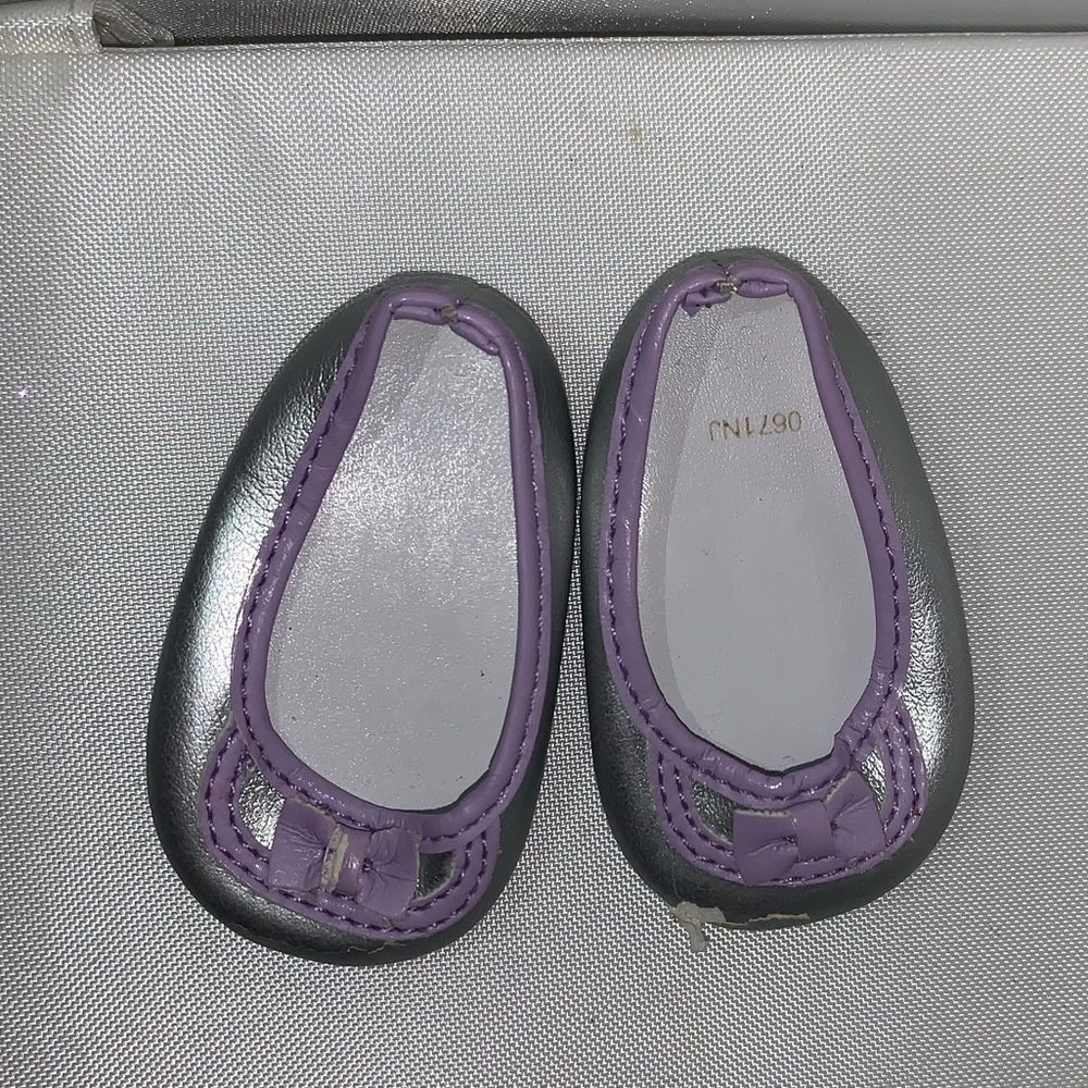 EUC  Retired purple / silver  My American Girl show Bow-Toe Flats released 2010